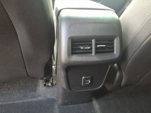Used 2024 Chevrolet Equinox LT FWD image 27