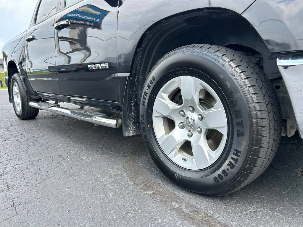 Used 2020 RAM 1500 Big Horn AWD/4WD image 11