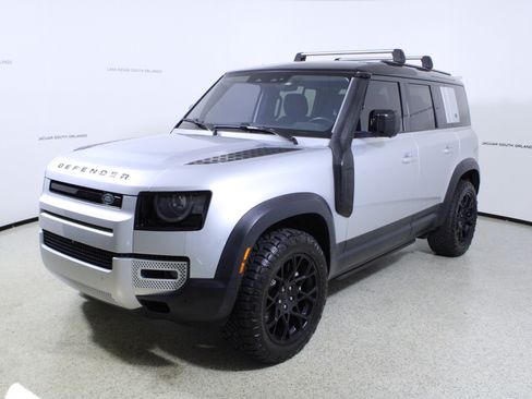 Used 2020 Land Rover Defender 110 First Edition image 4