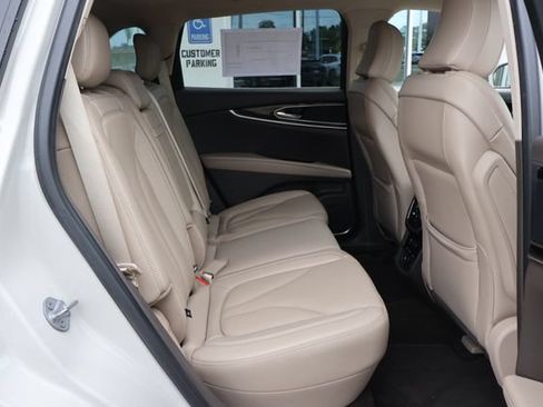 Certified 2022 Lincoln Nautilus Reserve FWD image 19