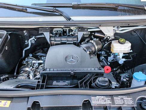 New 2025 Mercedes-Benz Sprinter 2500 image 28