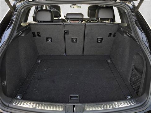 Used 2022 Porsche Macan image 6