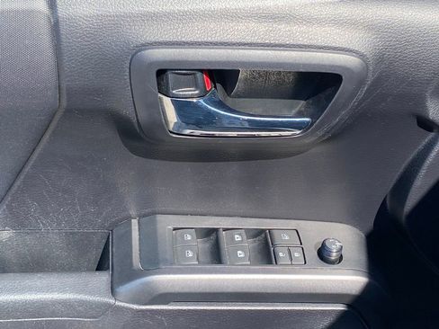 Used 2020 Toyota Tacoma TRD Off-Road w/ TRD Premium Off Road Package image 24