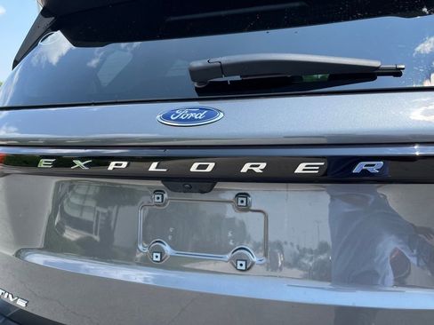 Used 2025 Ford Explorer Active w/ Active Comfort Package image 5