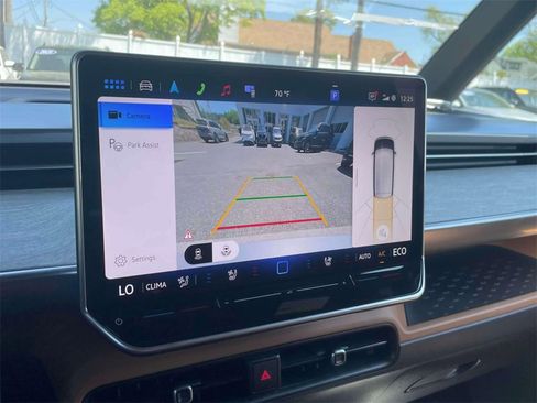 New 2025 Volkswagen ID. Buzz Pro S image 29