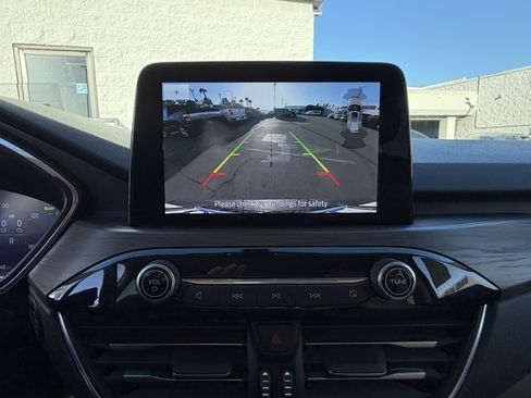 Used 2020 Ford Escape Titanium image 19