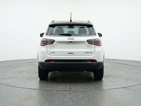 Used 2025 Jeep Compass Limited image 7