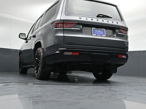Used 2023 Jeep Wagoneer Series II AWD/4WD image 43