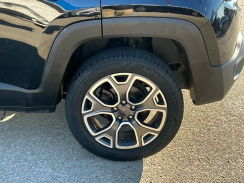 Used 2016 Jeep Renegade Limited image 42