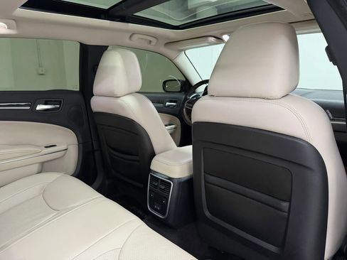 Used 2017 Chrysler 300 C w/ Safetytec Plus Group RWD image 14