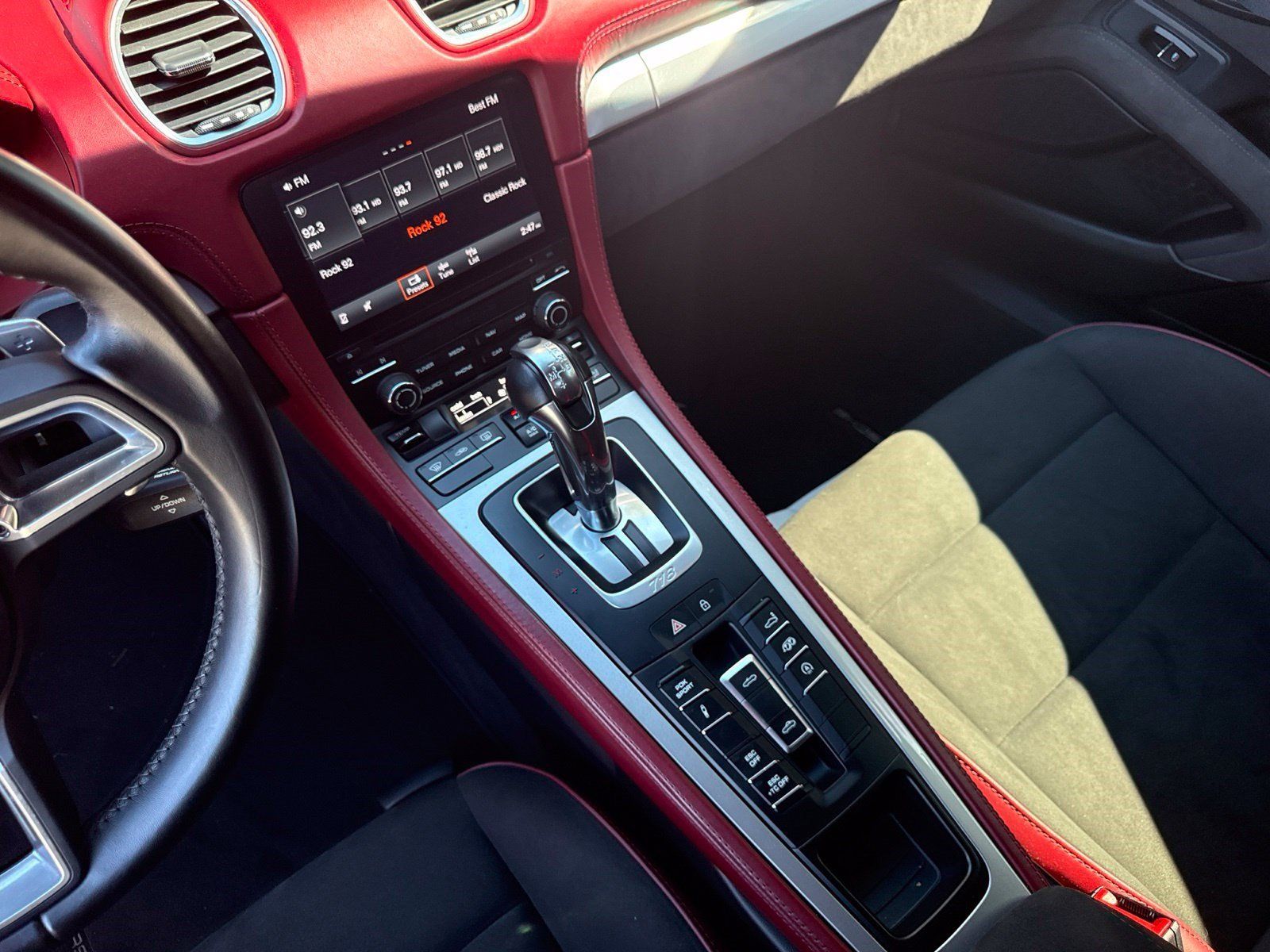 Certified 2022 Porsche 718 Boxster Spyder RWD image 18