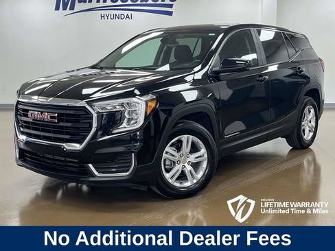 Used 2024 GMC Terrain SLE FWD image 1
