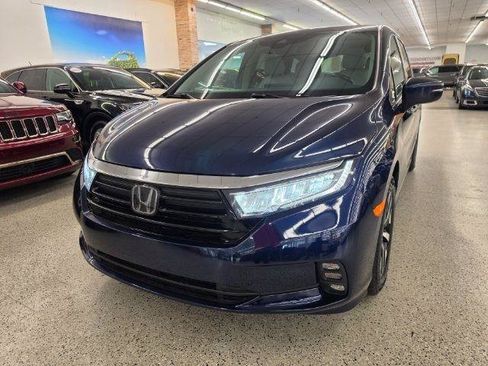 Used 2024 Honda Odyssey EX-L image 2