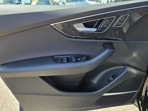 Used 2019 Audi Q8 Premium Plus AWD/4WD image 19