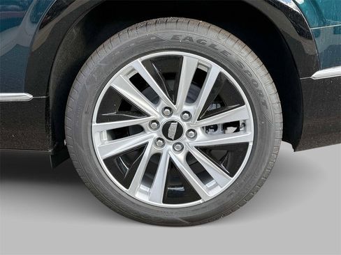 New 2026 Cadillac Vistiq Luxury w/ LPO, Floor Liner Package image 12