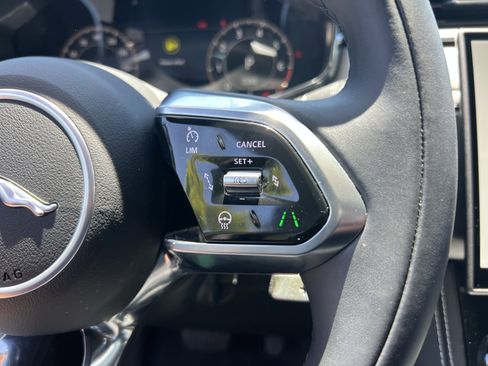 Certified 2026 Jaguar F-PACE R-Dynamic S AWD/4WD image 22