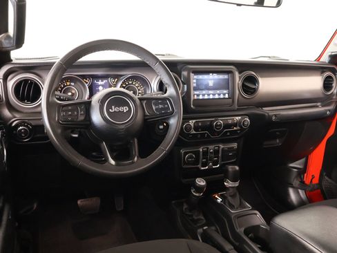Used 2023 Jeep Gladiator Sport AWD/4WD image 2