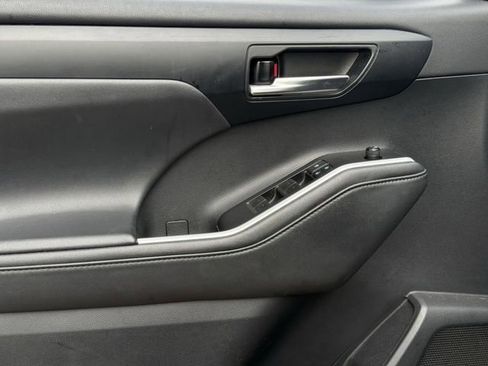 Used 2021 Toyota Highlander XSE image 26