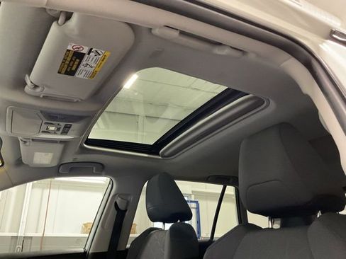 Used 2025 Toyota RAV4 XLE image 18