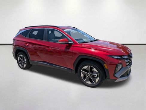 Used 2025 Hyundai Tucson SEL FWD image 2
