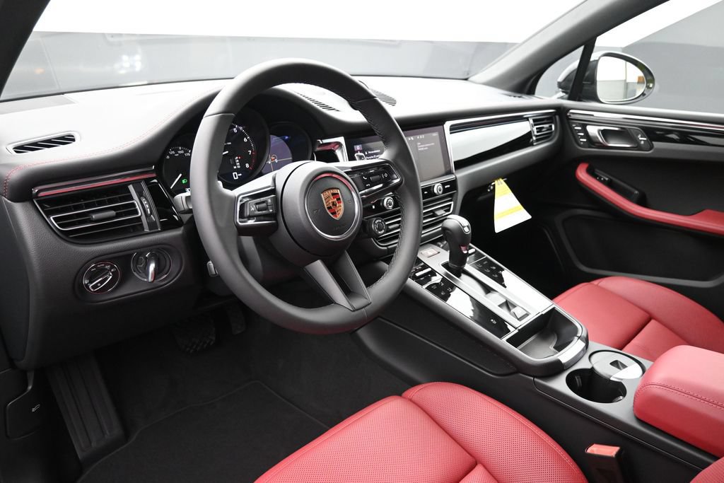 New 2026 Porsche Macan AWD/4WD image 4
