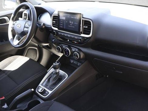 Certified 2026 Hyundai Venue SEL FWD image 28