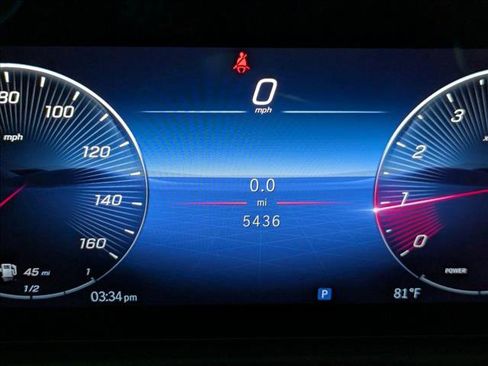 Used 2025 Mercedes-Benz GLB 250 4MATIC image 10