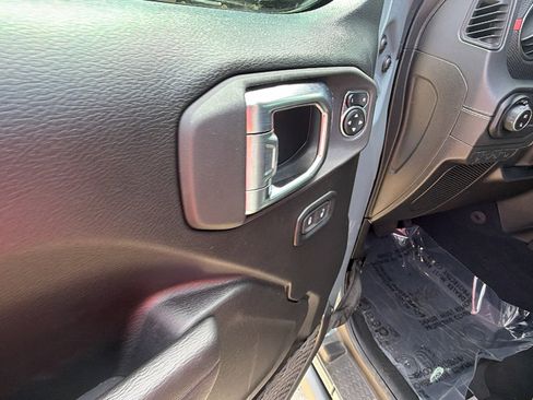 Used 2025 Jeep Gladiator Rubicon w/ Safety Group image 15