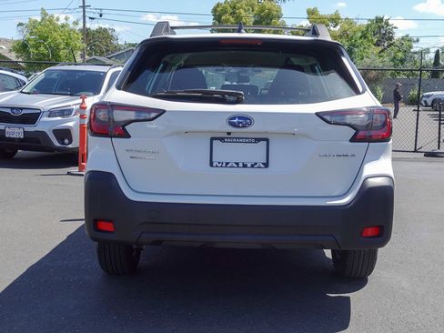 Certified 2025 Subaru Outback image 6