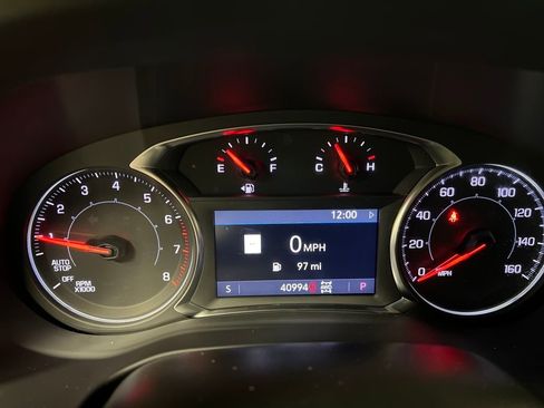 Certified 2023 GMC Acadia SLE w/ Driver Convenience Package image 17