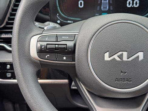 Used 2024 Kia Sportage LX AWD/4WD image 19