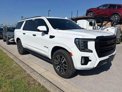 Used 2022 GMC Yukon XL AT4 AWD/4WD image 2