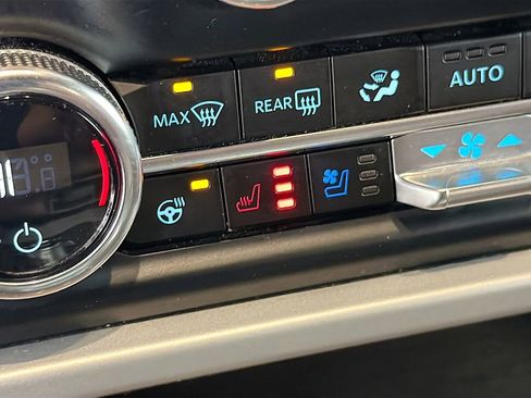 Used 2024 Ford Expedition Limited AWD/4WD image 20