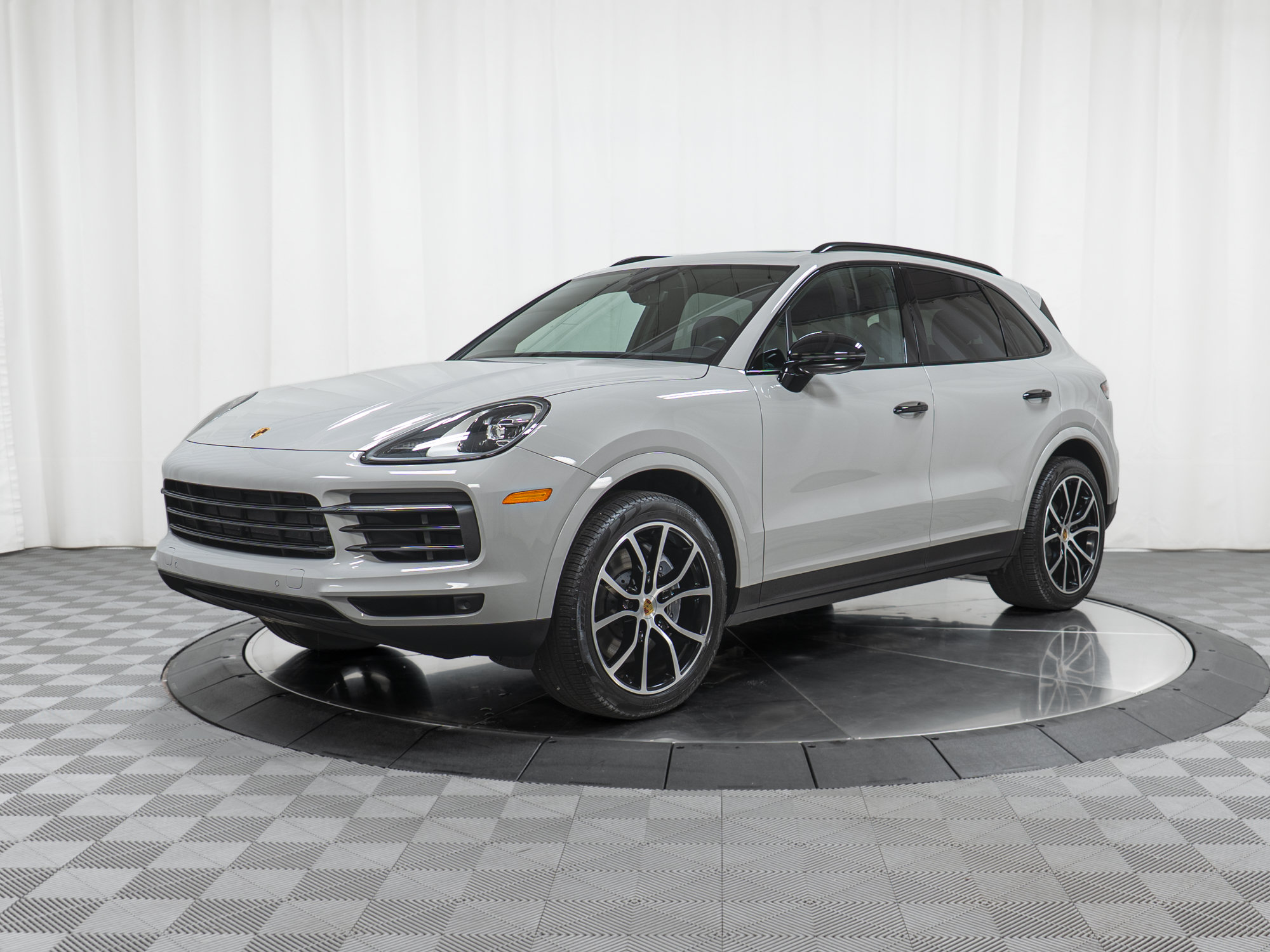 Used 2021 Porsche Cayenne AWD/4WD image 1
