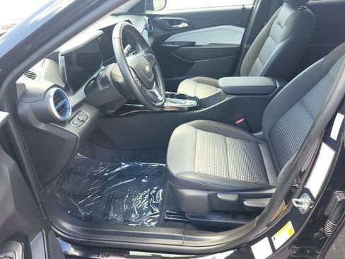 Used 2022 Chevrolet Trax LT FWD image 23