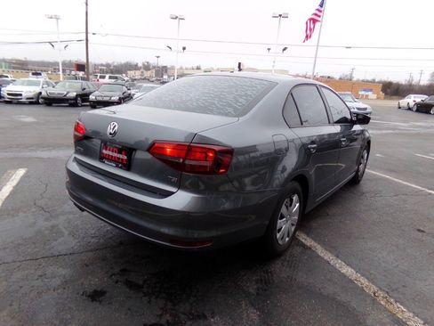 Used 2016 Volkswagen Jetta S FWD image 4