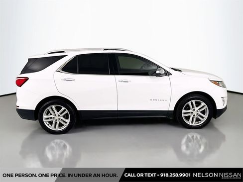 Used 2018 Chevrolet Equinox Premier FWD image 4