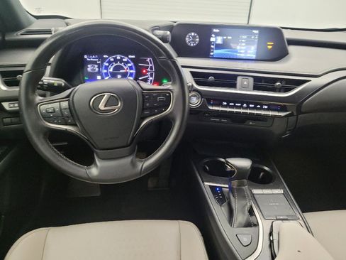 Used 2022 Lexus UX 200 w/ Accessory Package (Z2) FWD image 22