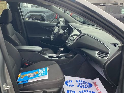 Used 2025 Chevrolet Malibu LT image 18