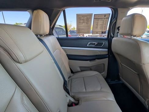 Used 2016 Ford Explorer XLT w/ Equipment Group 202A FWD image 29