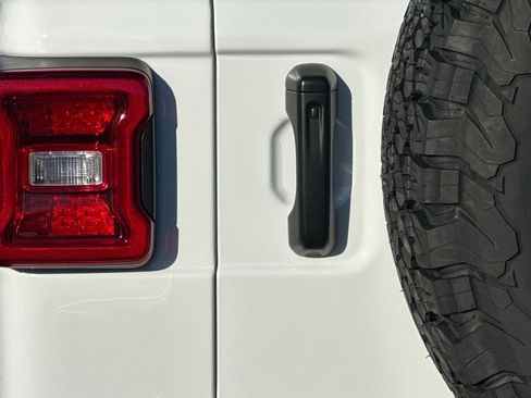 Used 2024 Jeep Wrangler Unlimited Rubicon w/ Convenience Group image 44