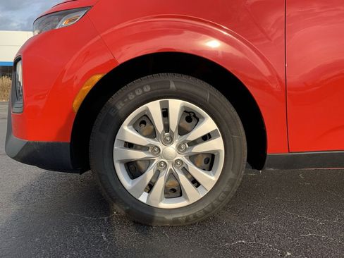 Used 2021 Kia Soul LX image 18