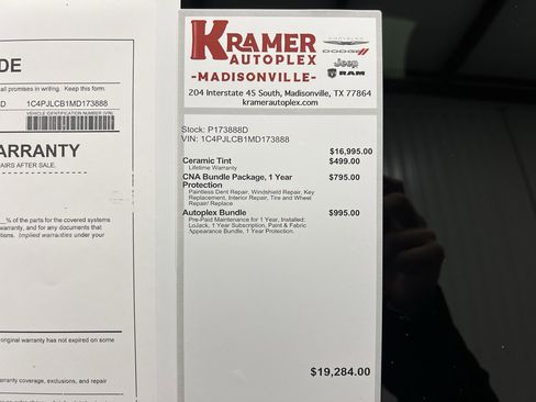 Used 2021 Jeep Cherokee Latitude w/ Mopar Interior Package image 33