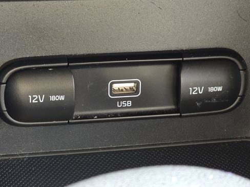 Used 2021 Kia Sportage LX image 7