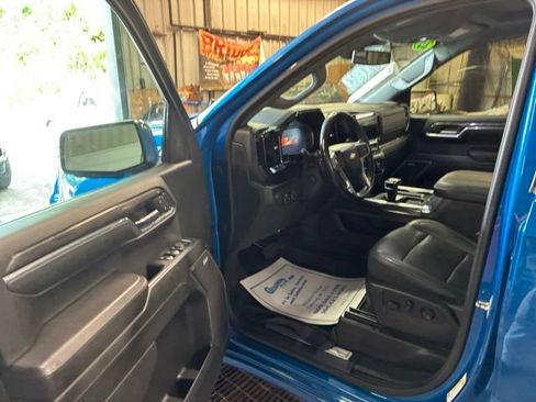 Used 2023 Chevrolet Silverado 1500 LTZ w/ LTZ Convenience Package II AWD/4WD image 6
