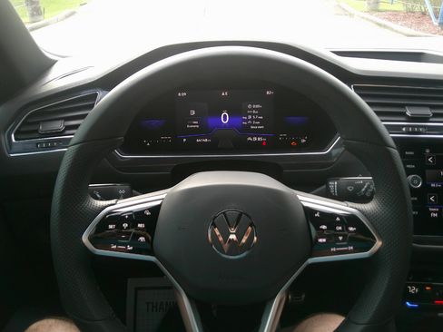 Used 2022 Volkswagen Tiguan SE R-Line image 23