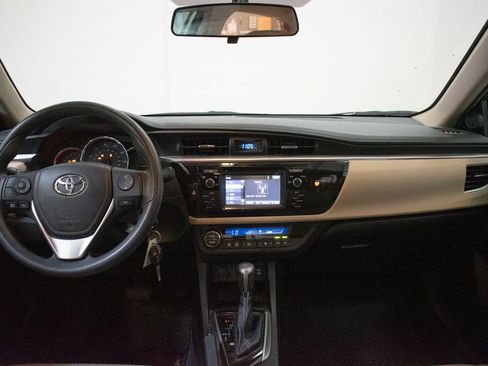 Used 2016 Toyota Corolla LE FWD image 11