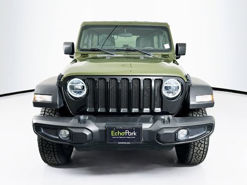 Used 2021 Jeep Wrangler Unlimited Sport AWD/4WD image 2