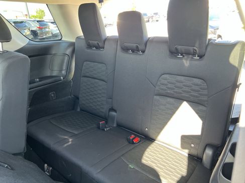 Used 2024 Nissan Pathfinder SV FWD image 32