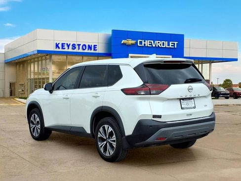 Used 2023 Nissan Rogue SV FWD image 5